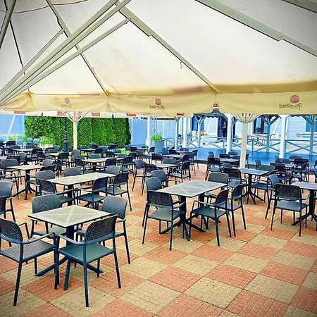 Frühstückspension Zamek Na Piasku - Tuz Przy Plazy 3*