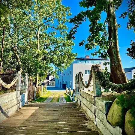 Zamek Na Piasku - Tuz Przy Plazy Bed & Breakfast 4*