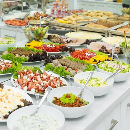 Zamek Na Piasku - Tuz Przy Plazy Frühstückspension Chłopy