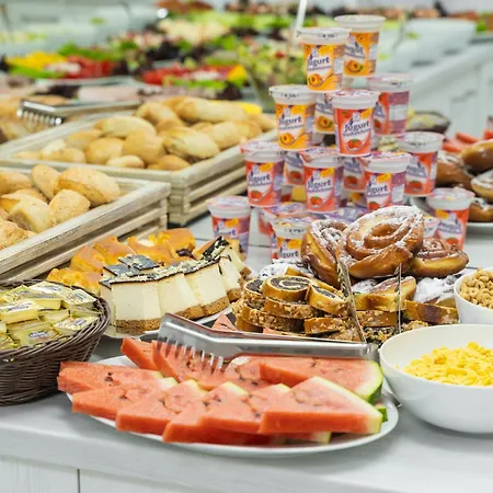 Zamek Na Piasku - Tuz Przy Plazy Frühstückspension Chłopy