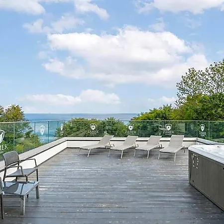 Zamek Na Piasku - Tuz Przy Plazy Bed & Breakfast 4*